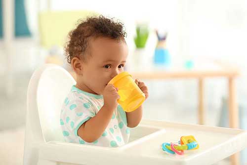 Bebeklerin Ne Kadar Su İçmesi Gerekir?